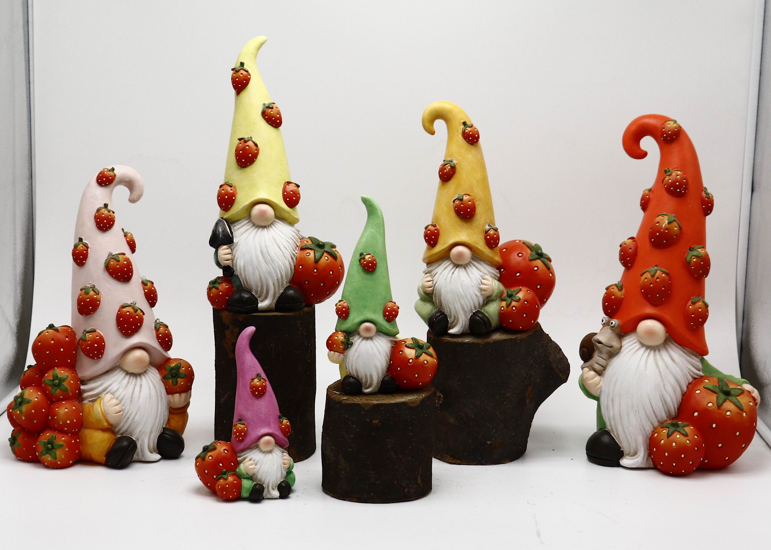 MGO gnome with fruit Hat