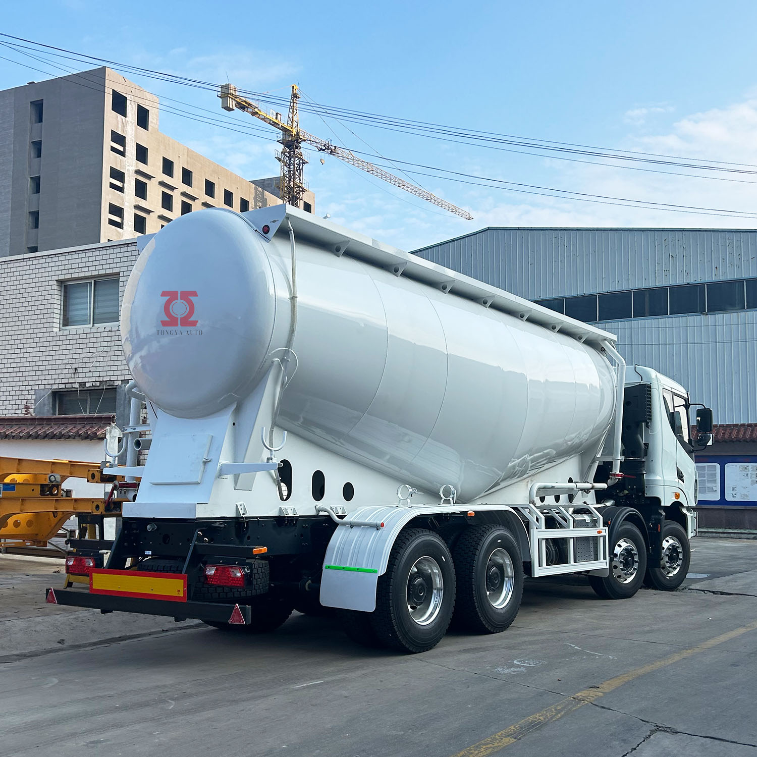 Bulk Cement Tanker Truck