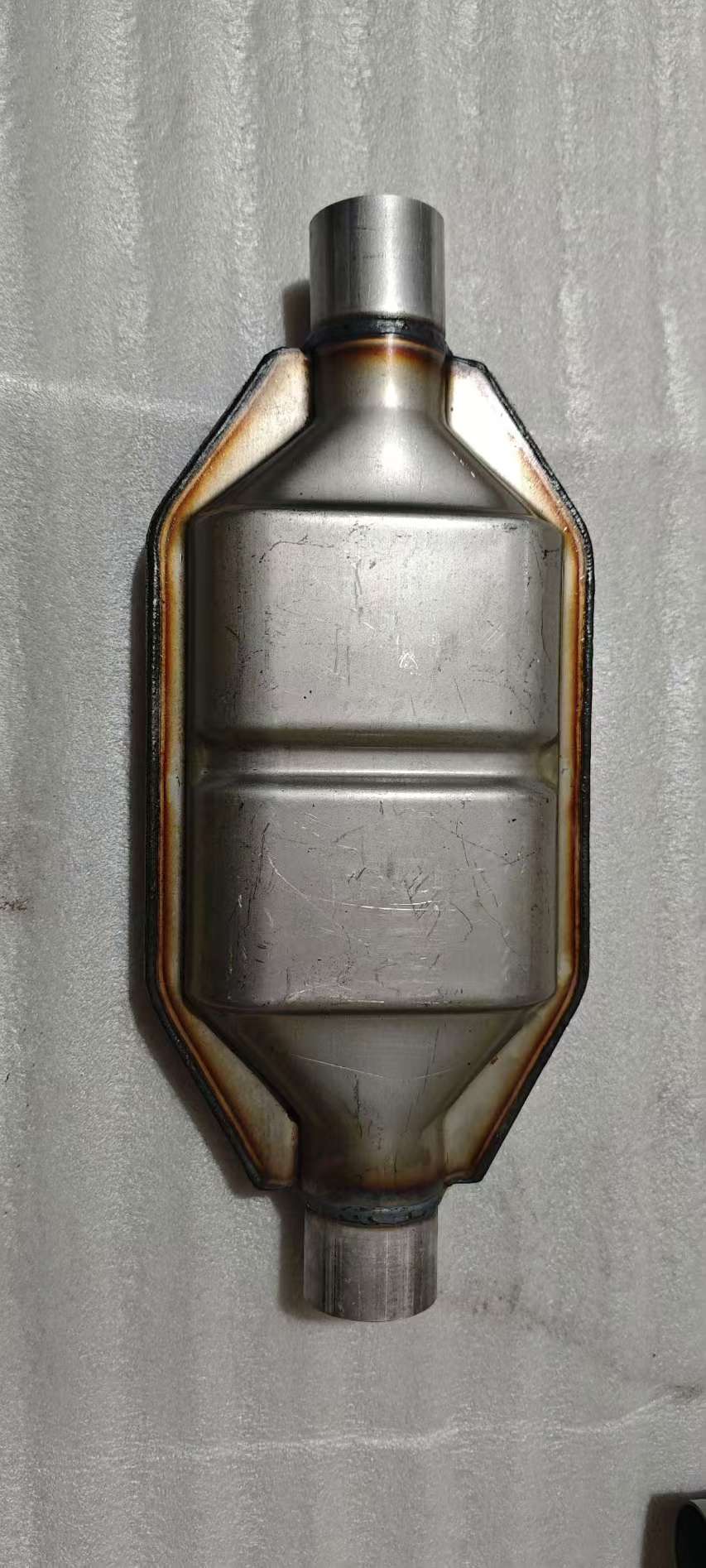 Universal catalytic converter, three way catalytic converter