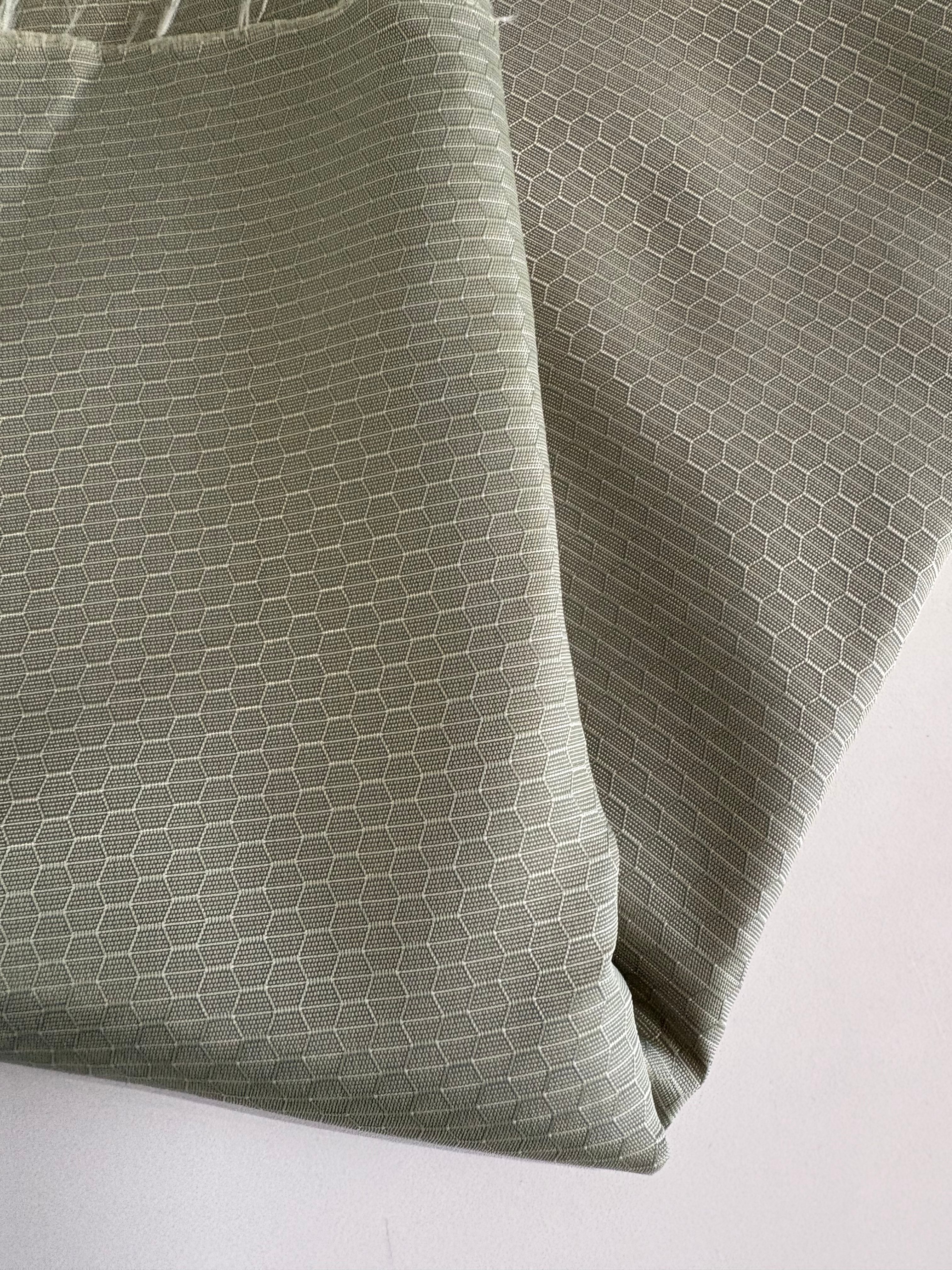 200D Polyester-Nylon Blend Horizontal Stripe Ball Pattern