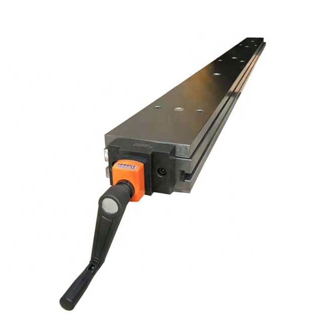 Golin crowing table
