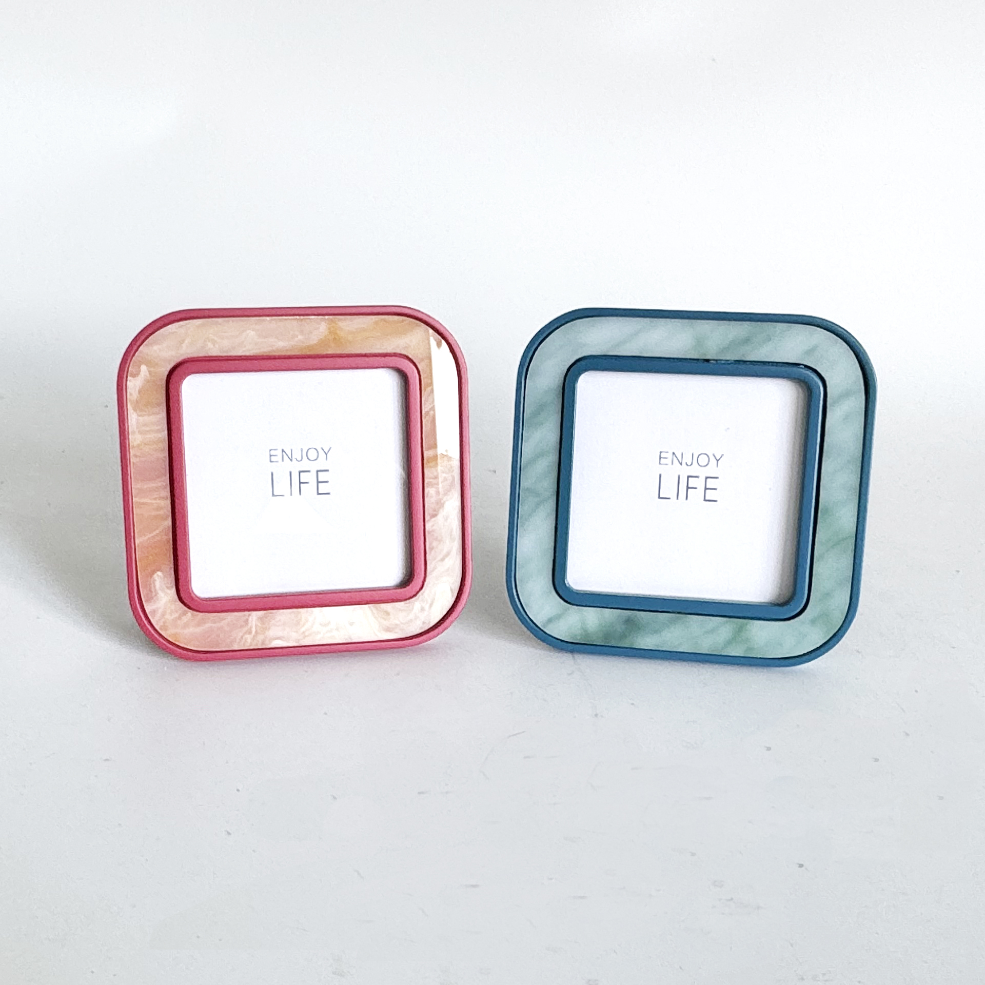Photo frame
