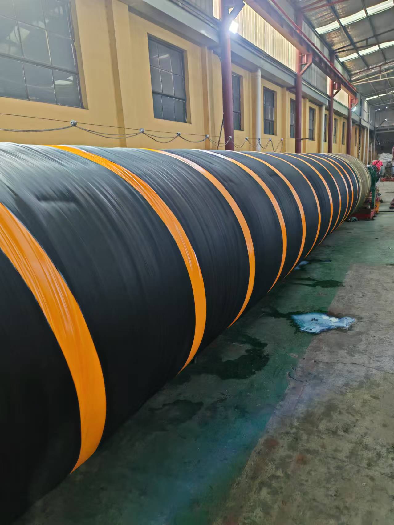 Floating hose
