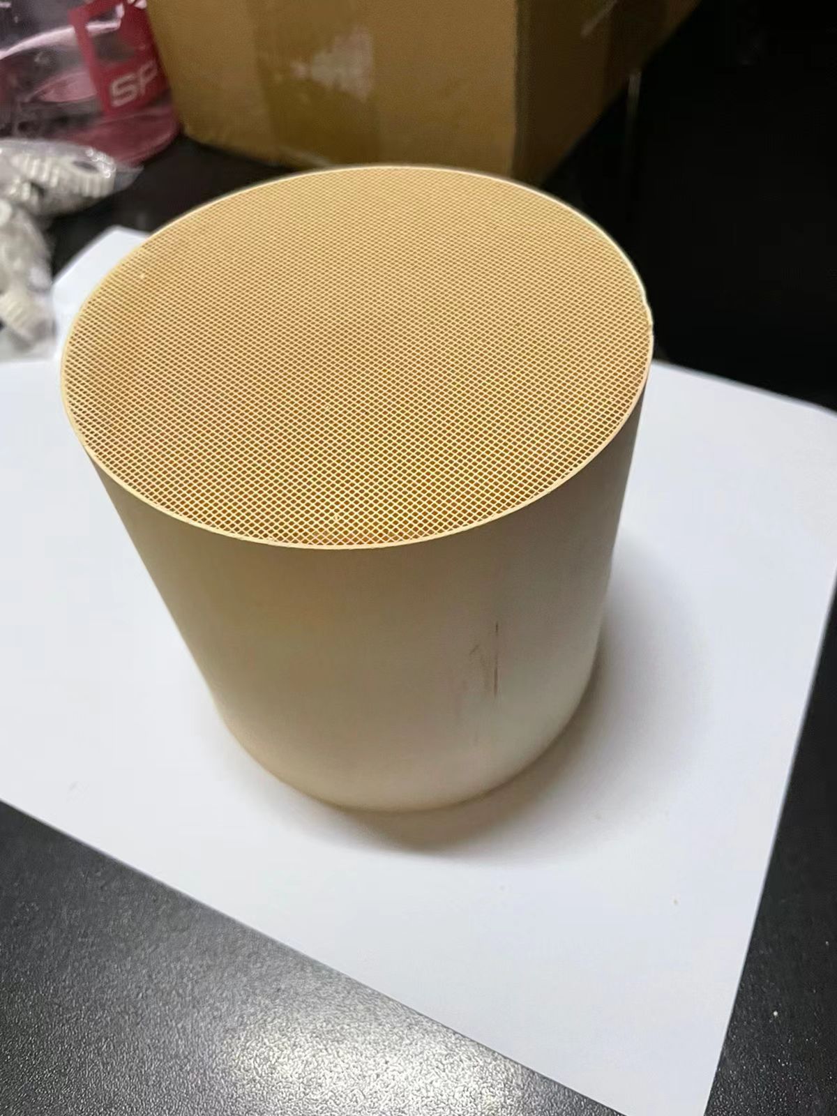 Ceramic substrate catalytic converter