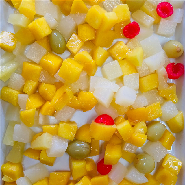 Canned Fruit Cocktail