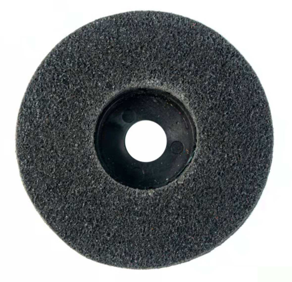 Non-woven polishing wheel