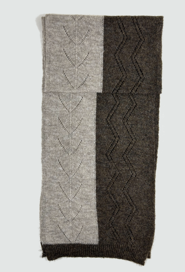 Knitted scarf