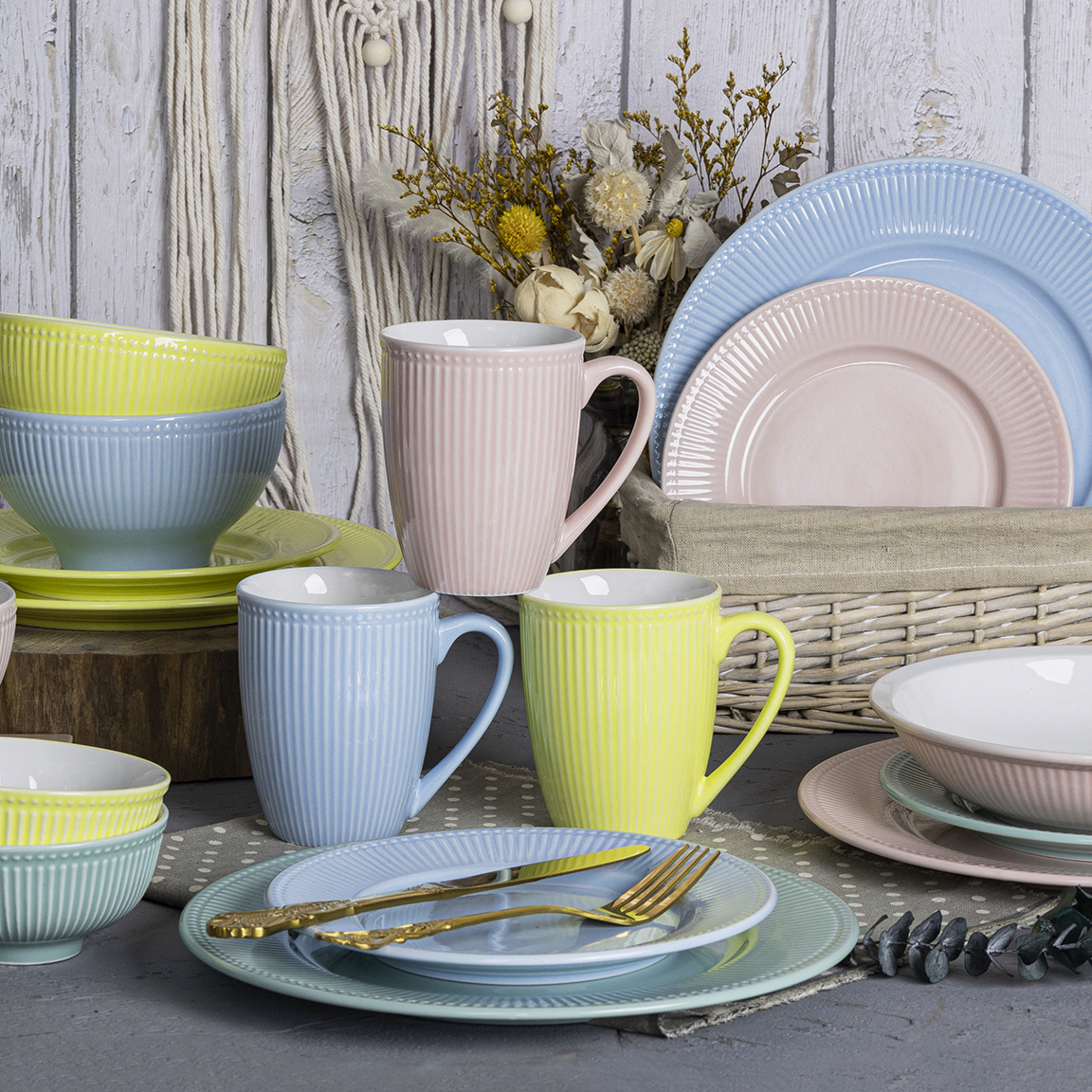 Colorful Porcelain Dinnerware Sets Dishwasher&Microwave Safe Glaze Relief Ceramic Tableware