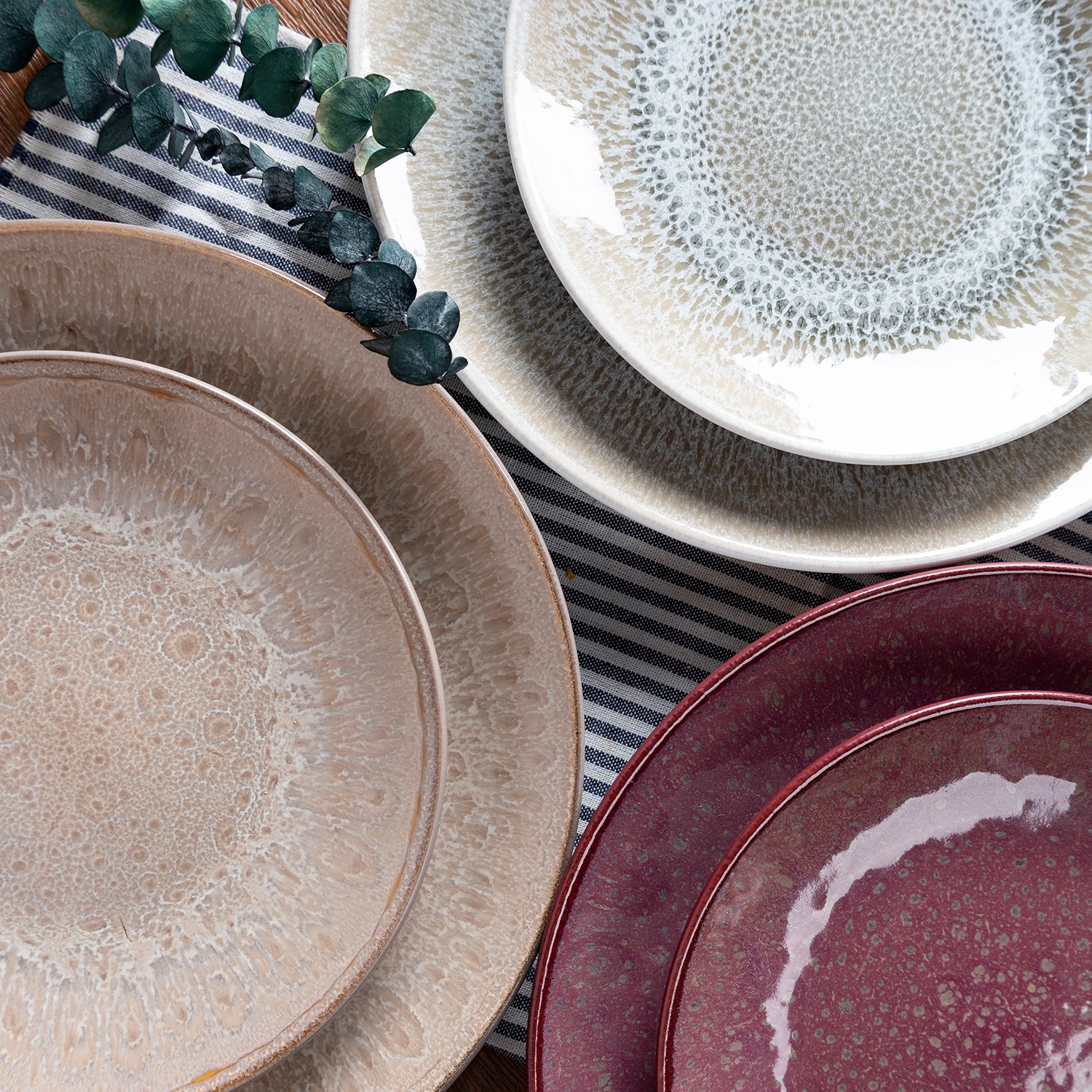 26.7cm Dinner Plate, Outside Matte Color Glaze And Inside Shinny Reactive Glaze