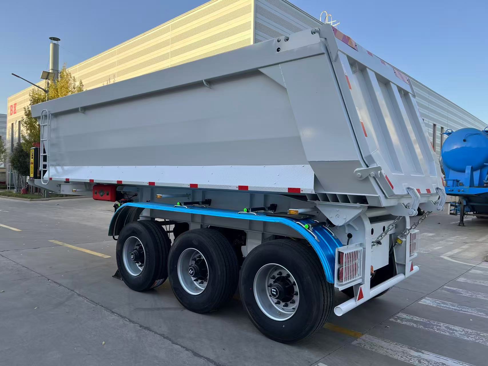 3 Axles Rear Dump Semi Trailer (front lifting system)