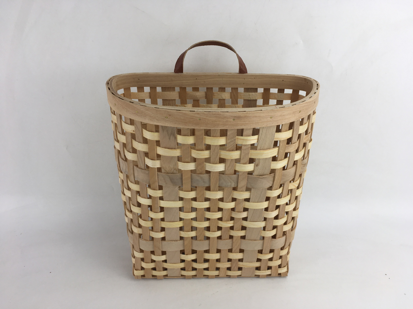 Wall basket