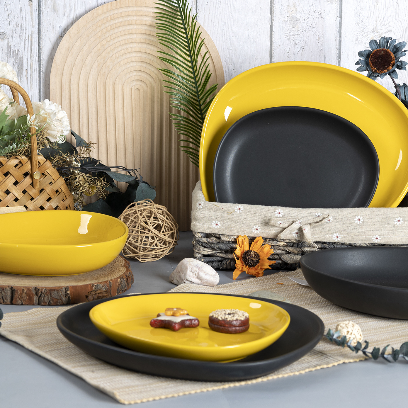 Stoneware Dinnerware Set Irregular Triangle Shaped Tableware with Black & Yellow Colored Glaze