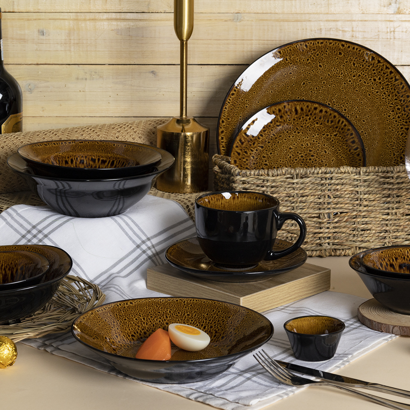 Leopard-Print Reactive Glaze White Porcelain Dinnerware Set Multi-Shape Options Diverse Styles
