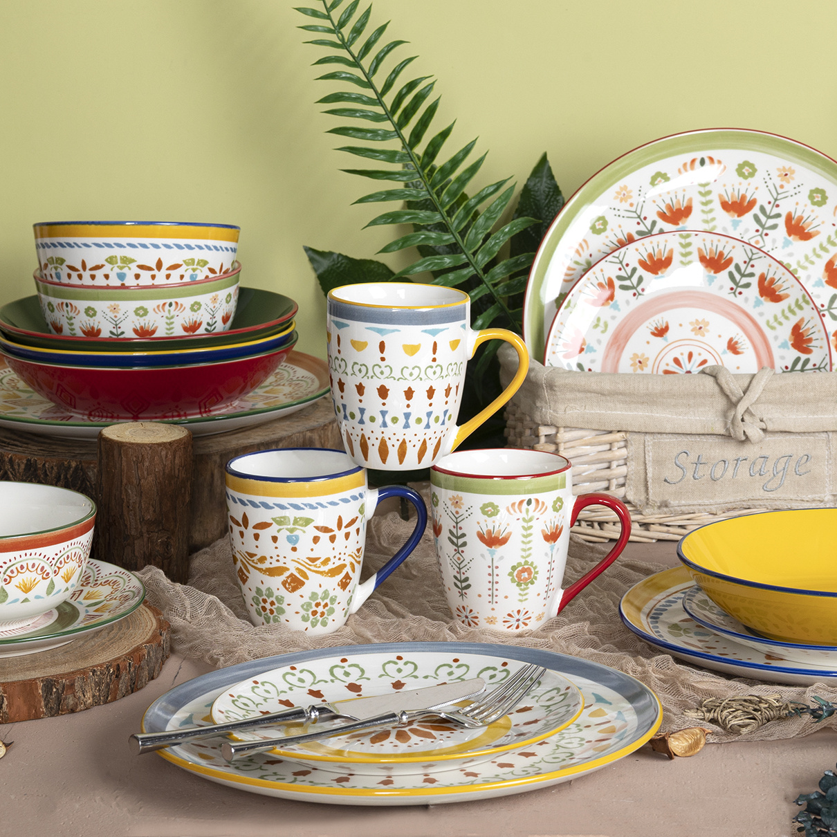 HappyGo Modern Designed Porcelain Dinner Set Floral Decal with Color-Glaze Rim Dinnerware Sets