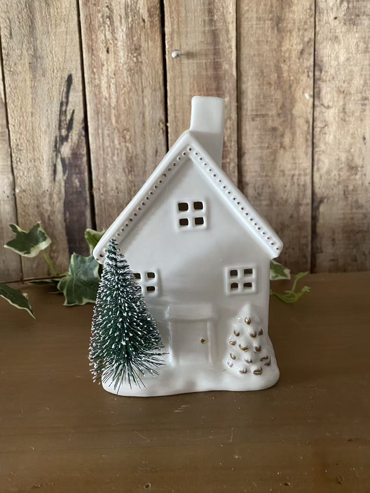 Porcelain decoration