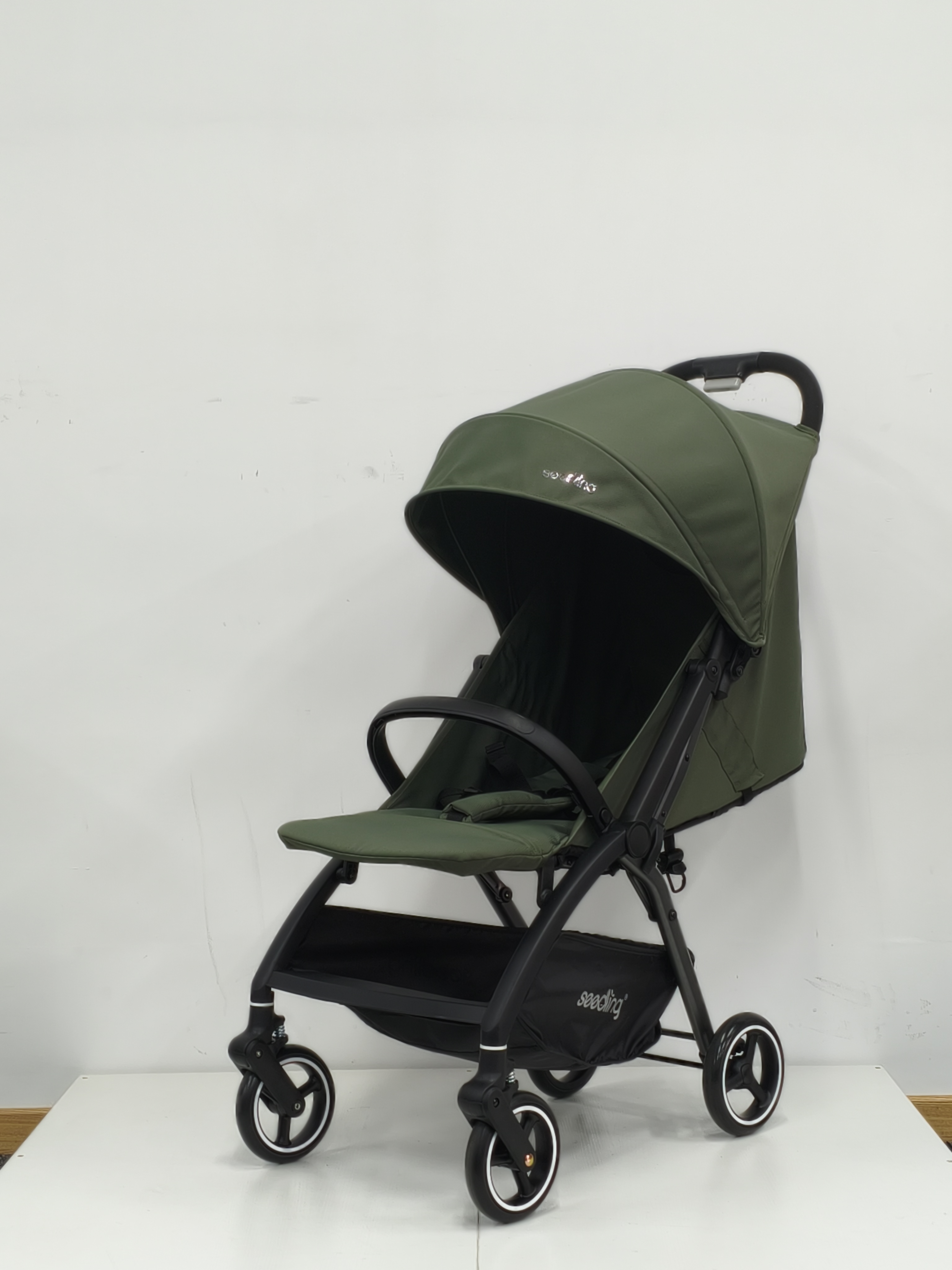 D639-baby stroller