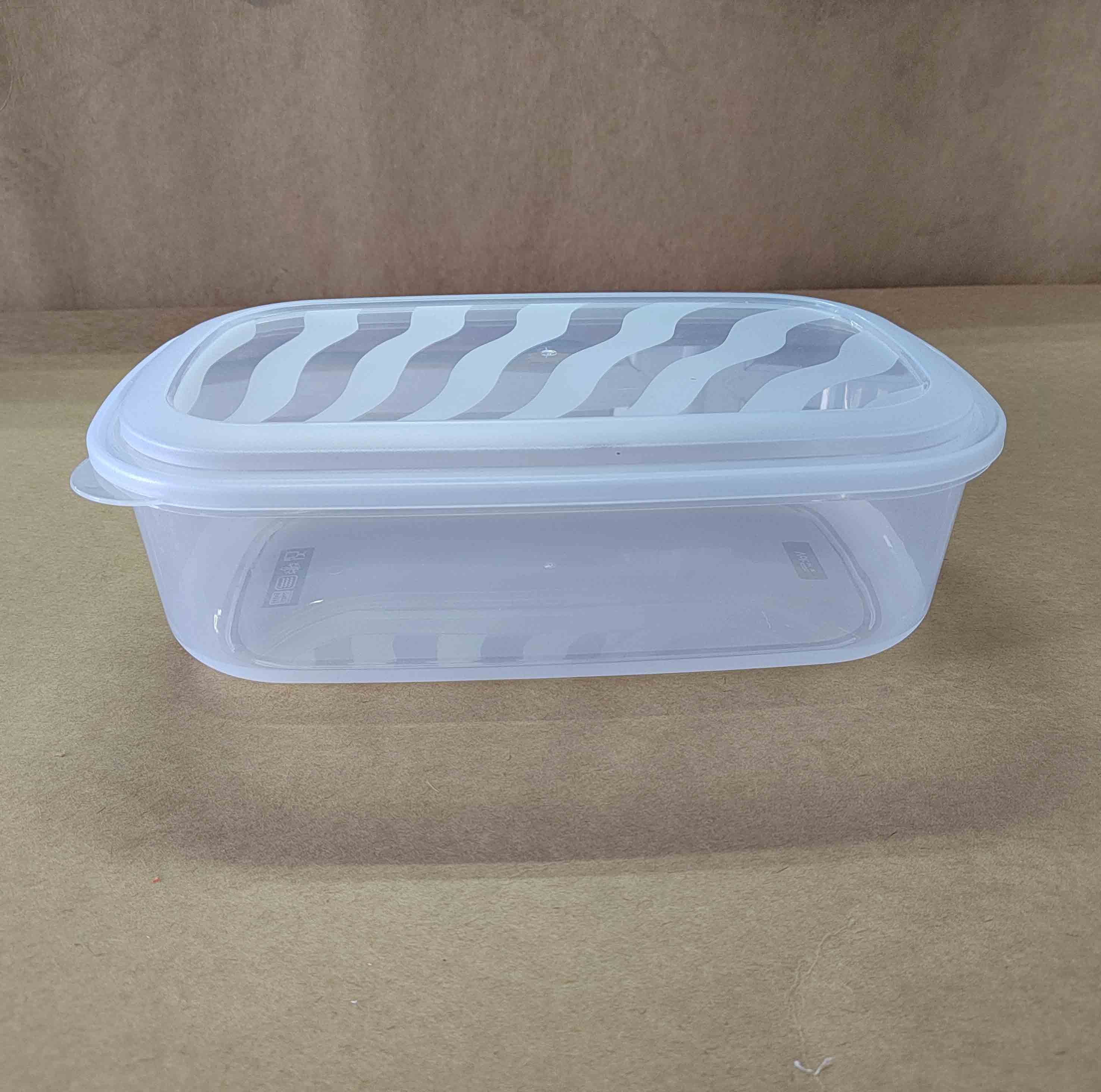 Plastic container