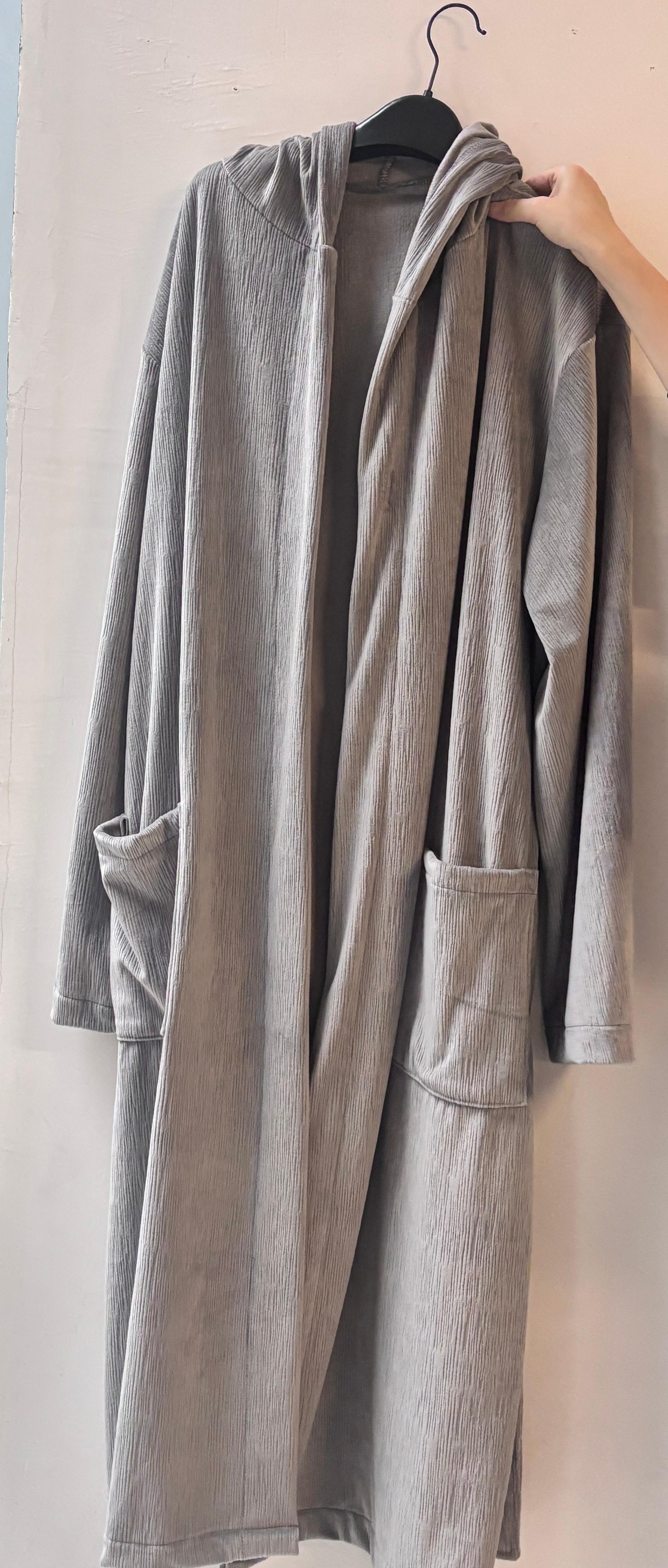 men's bathrobe