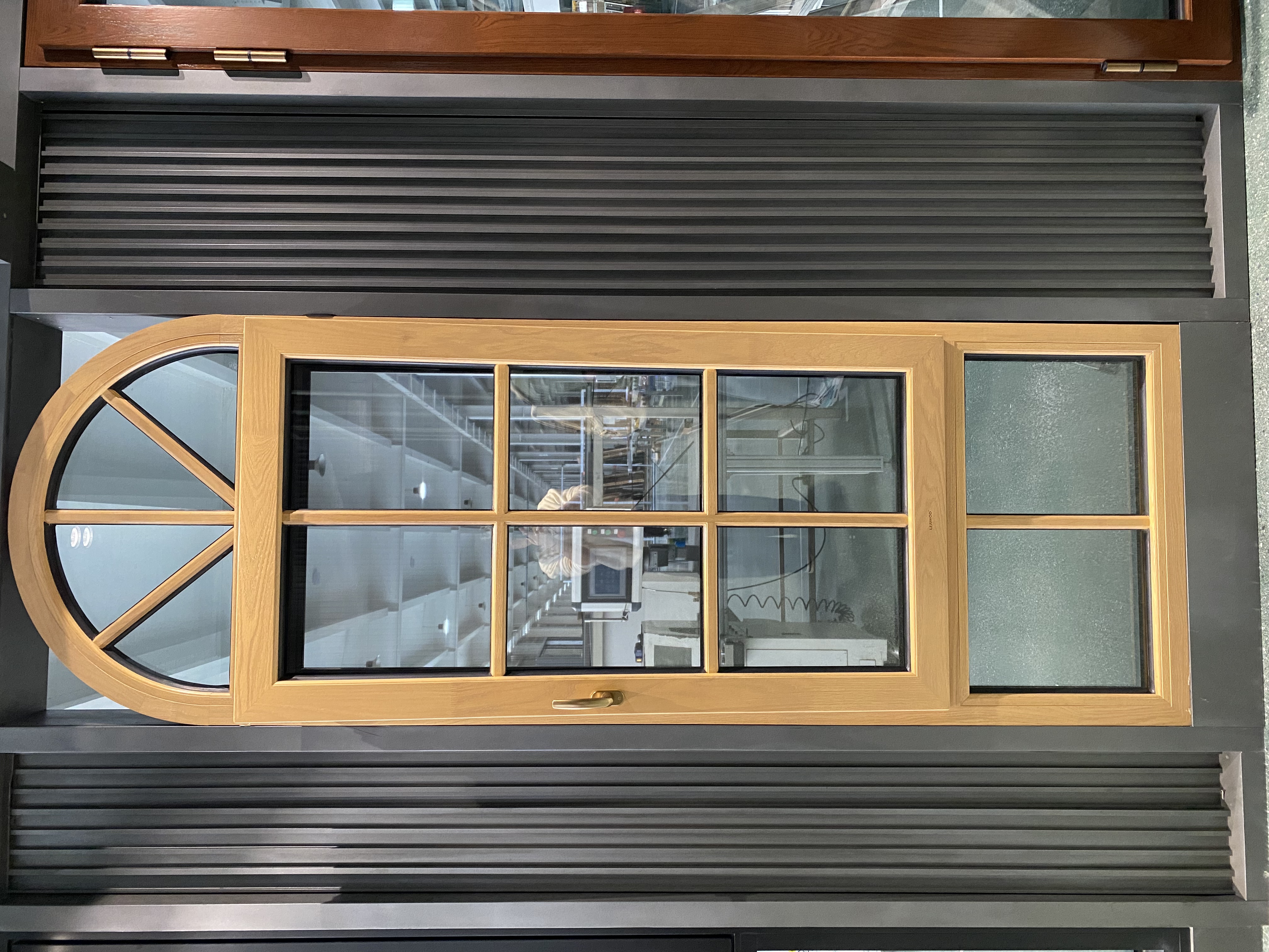 LEAWOD Wood Clad Aluminum Tilt Turn Window MLN70