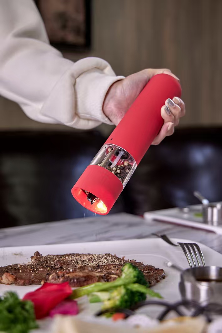 electric pepper grinder
