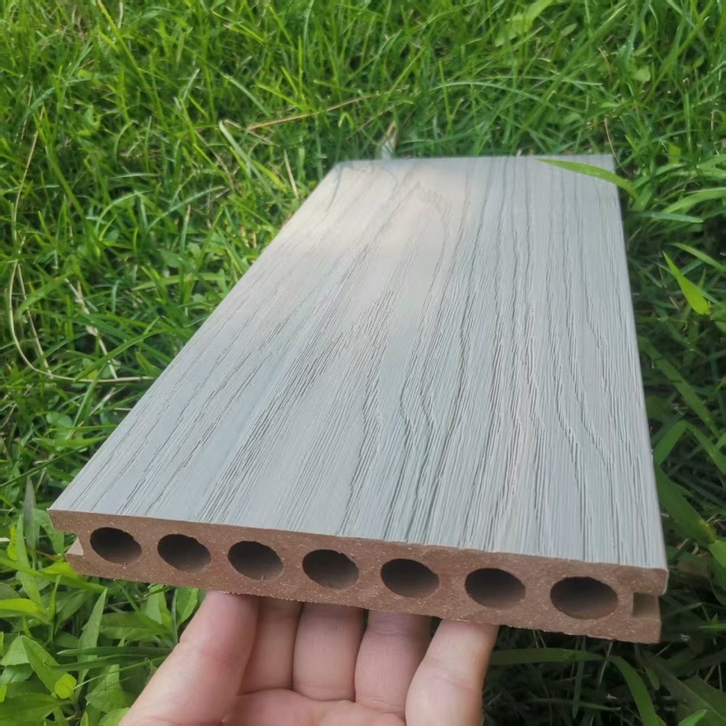 Co-Extruded Wpc Decking