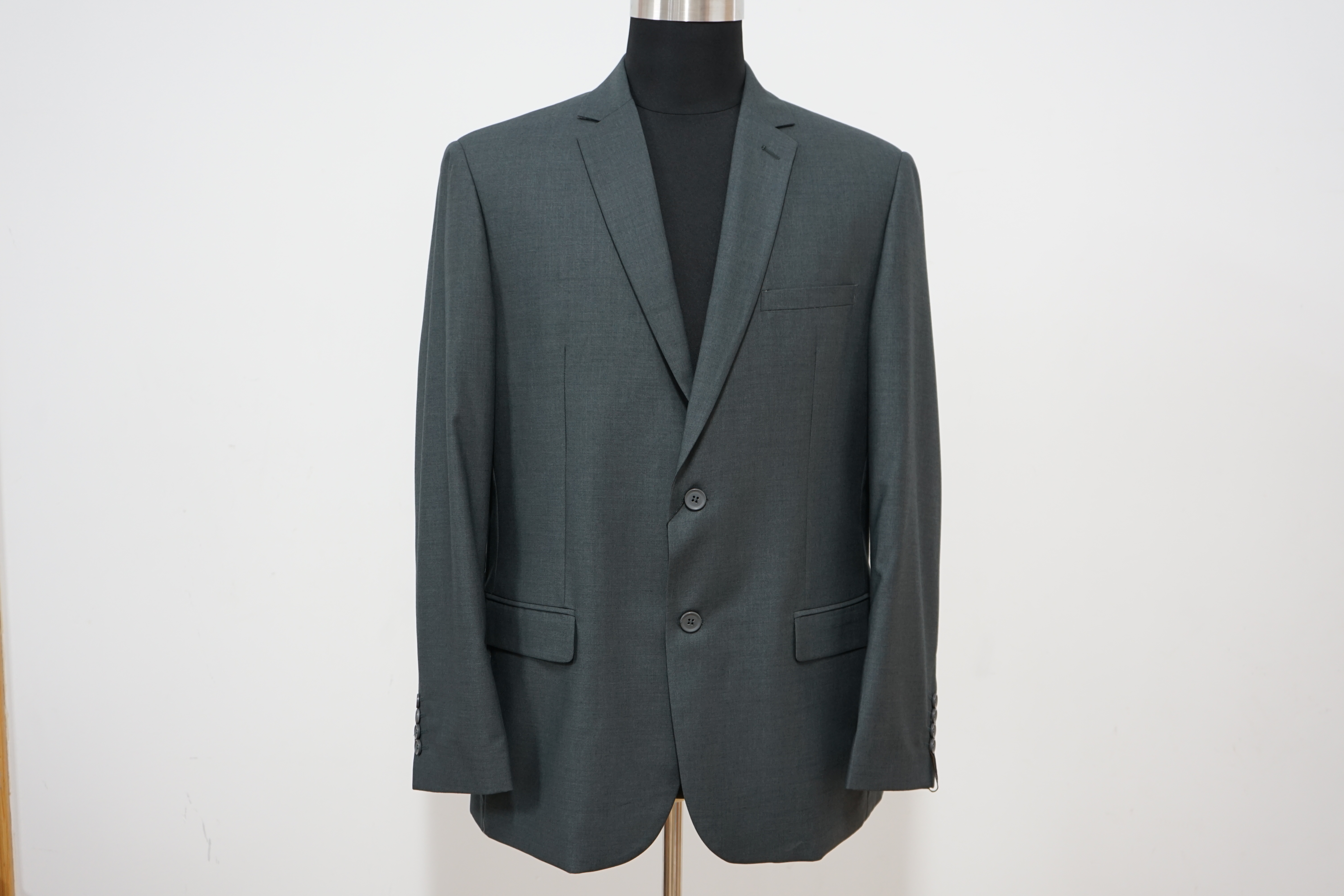 SUITS