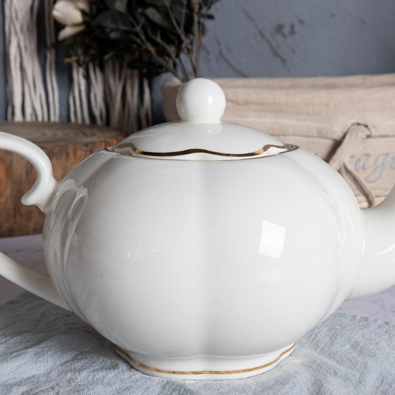 1.13L Embossed Gold Edge Teapot – Exquisite Relief & Gold Rim Design