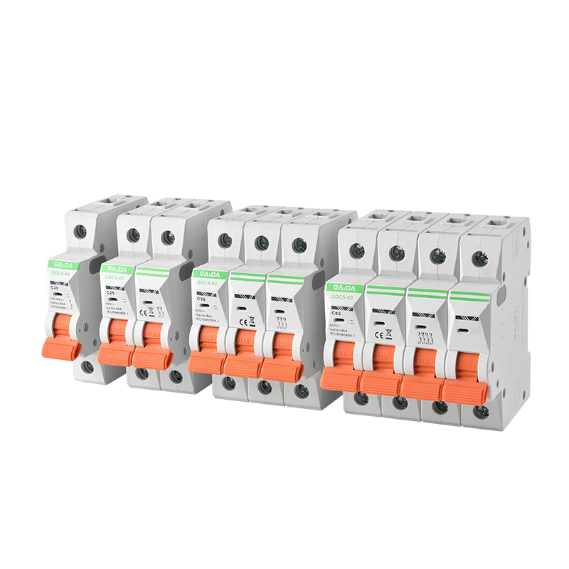 厂家直销迷你断路器 6a 16a 20a 25a 32a 40a 50a 63a 1p 2p 3p 4p 交流直流微型断路器 B C D Mcb