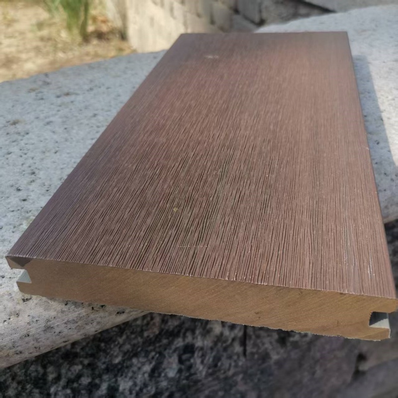 Co-Extruded Wpc Decking
