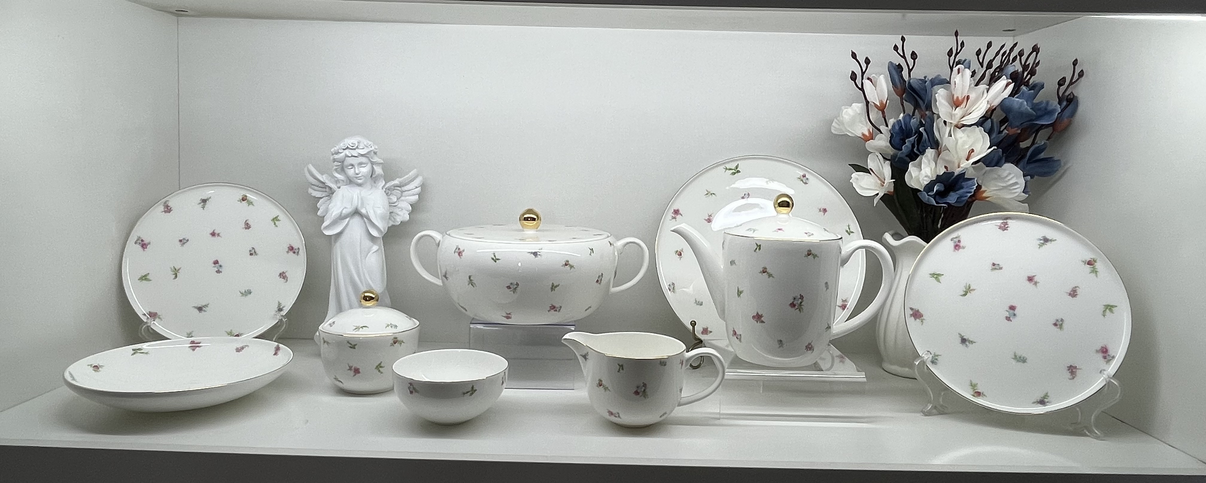 Fine bone china