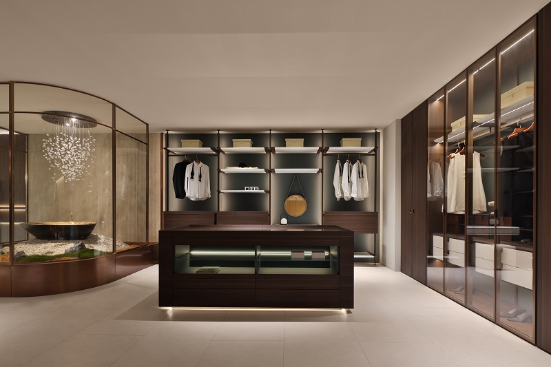 DEB Closet