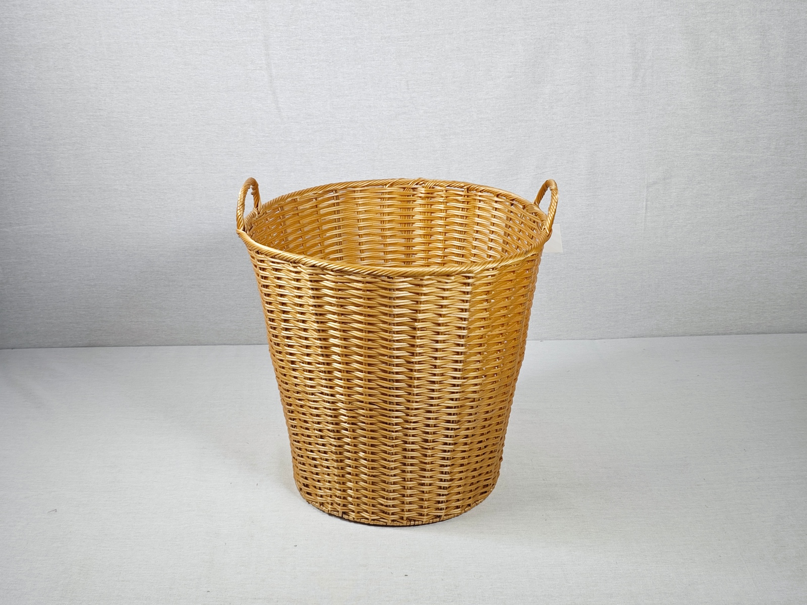 Round faux Wicker Storage Basket with Handles, Waterproof Plastic Large Wicker Baskets for Storage