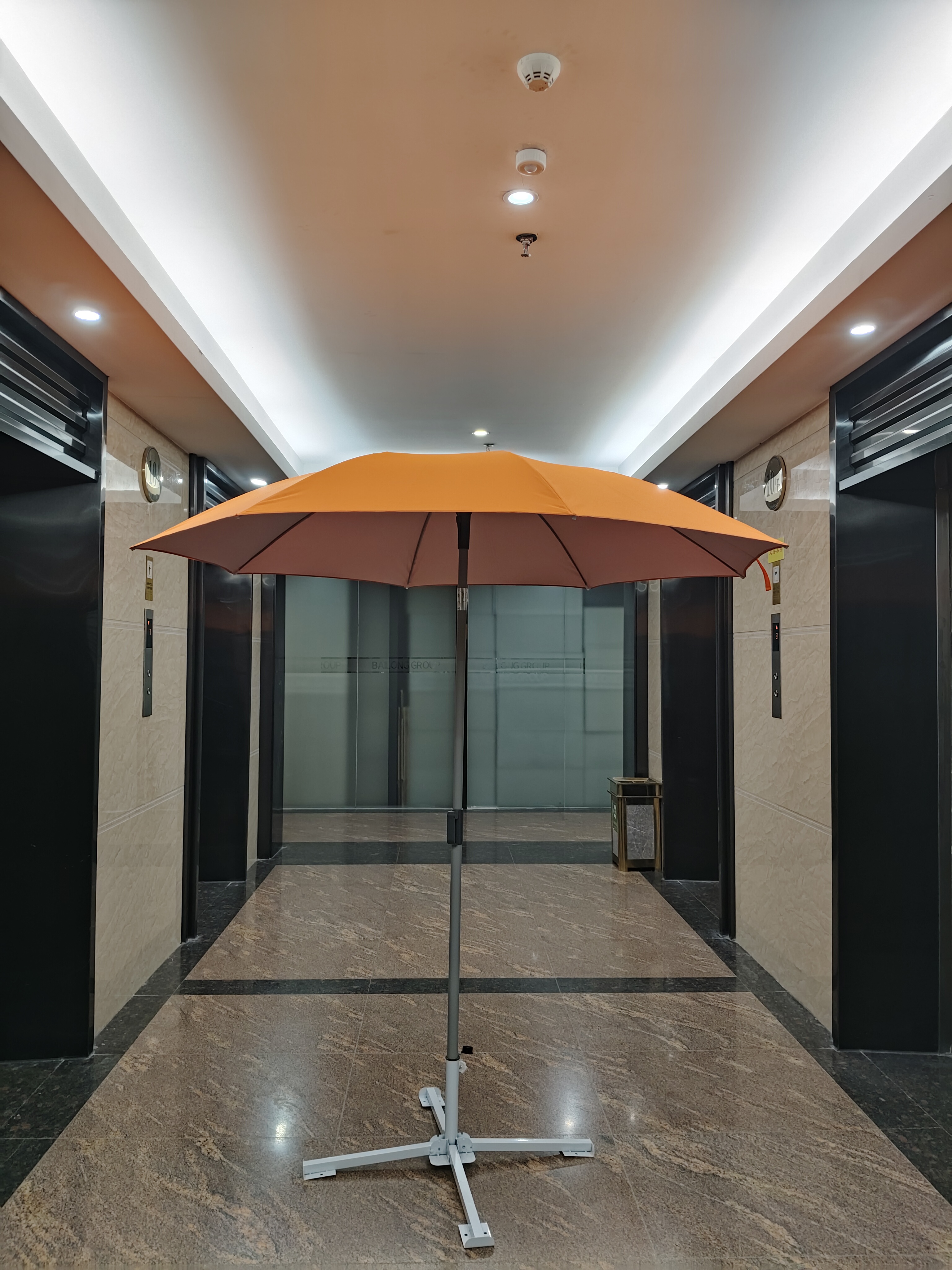 Outdoor sunshades, courtyard umbrellas, large beach sun umbrellas,rooftop outdoor stall sunshades