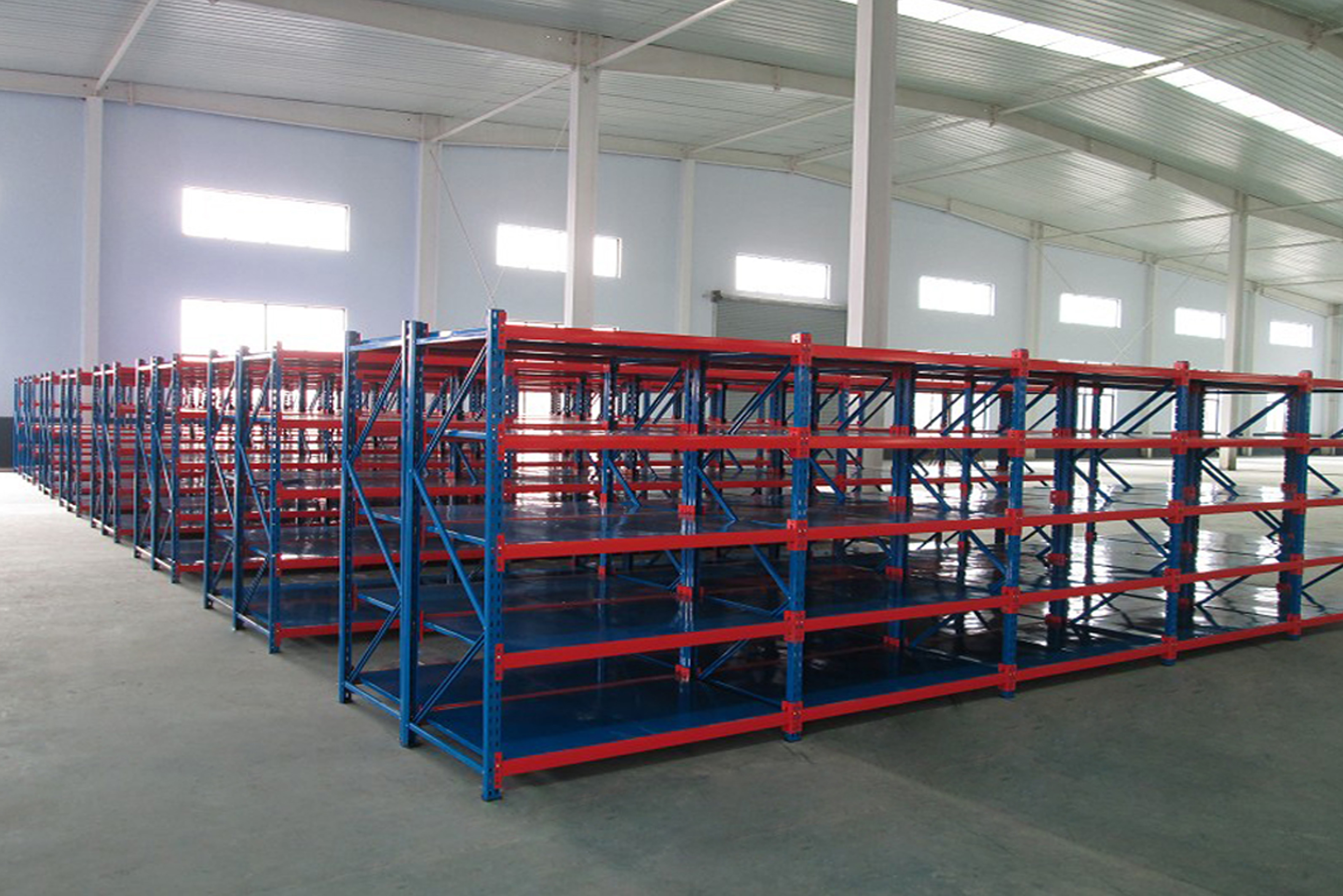 Satong layered shelving