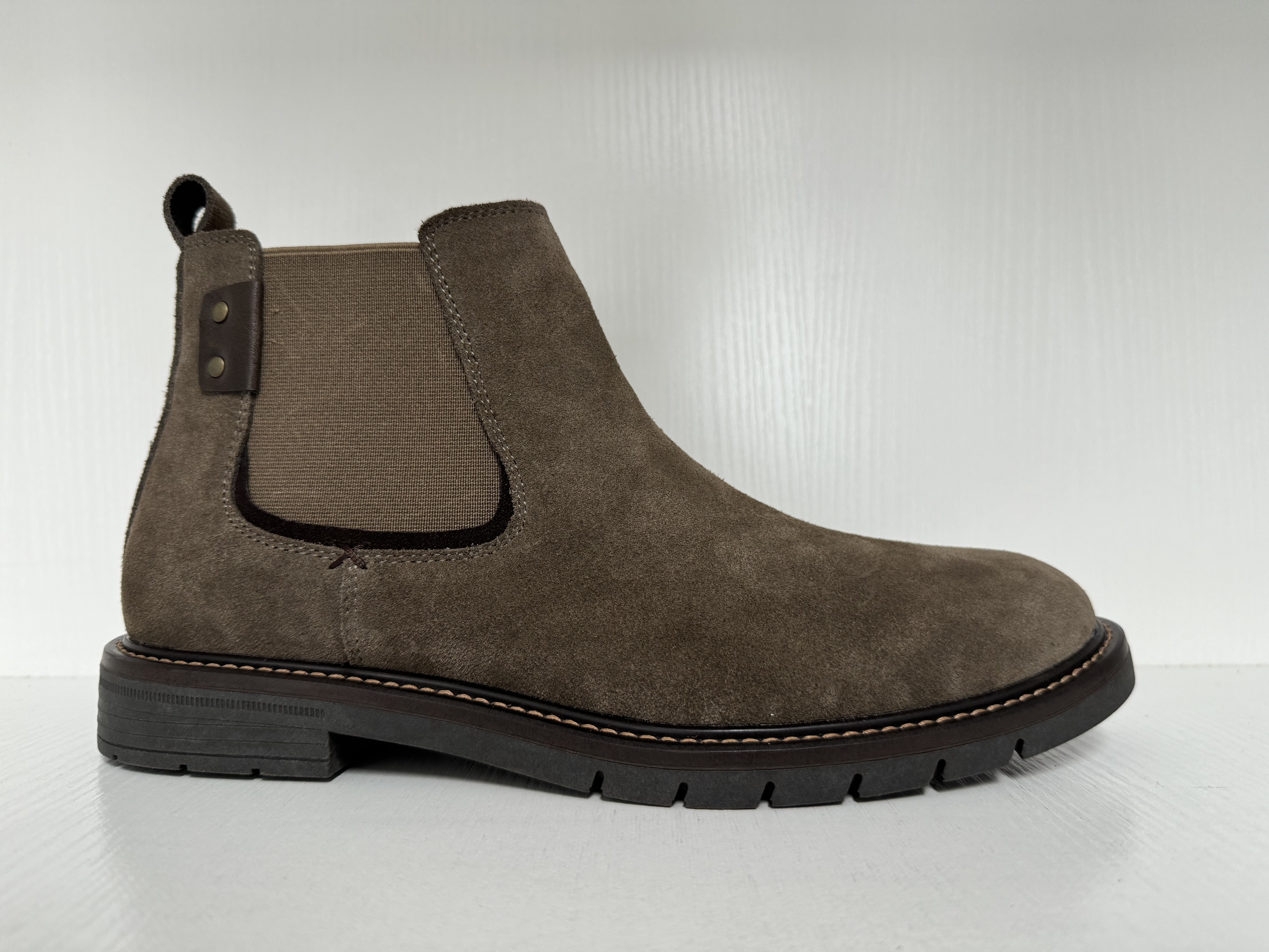 Men Chelsea Boots