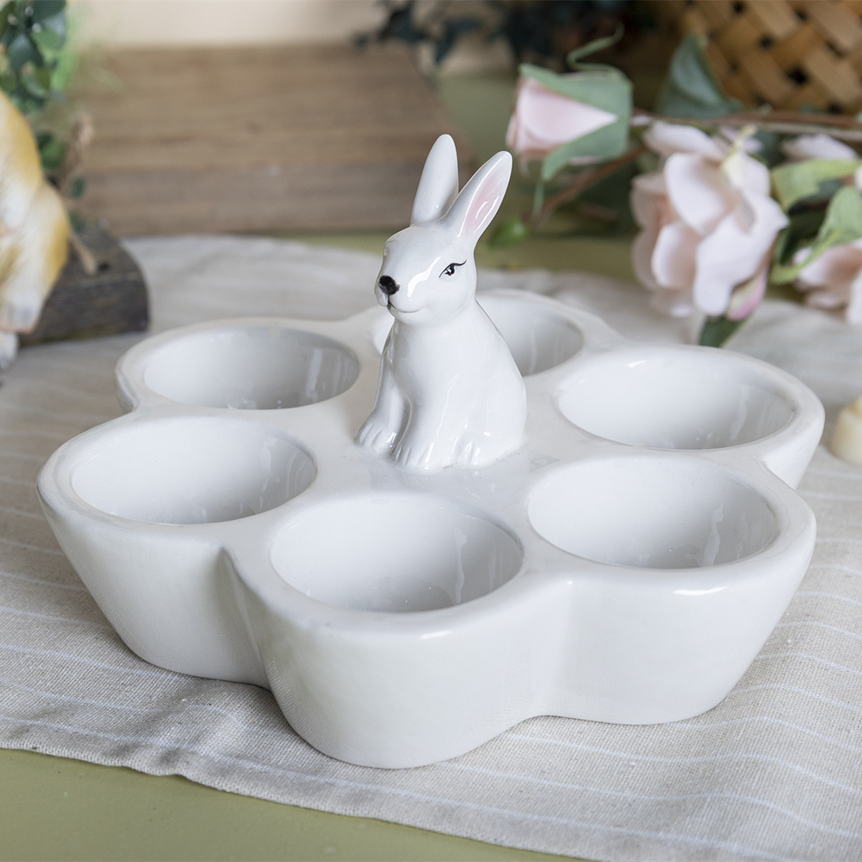 Easter - themed Ceramic Egg Holder with Adorable Bunny Design, Perfect for Egg Display
