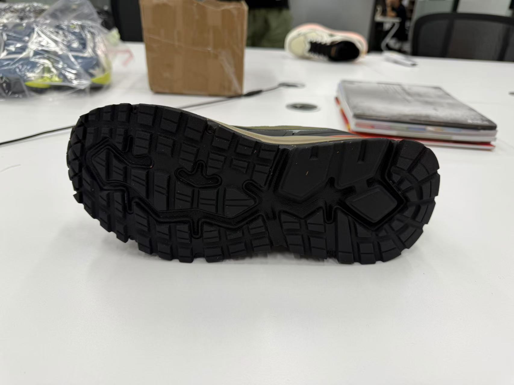 Outdoor shoes