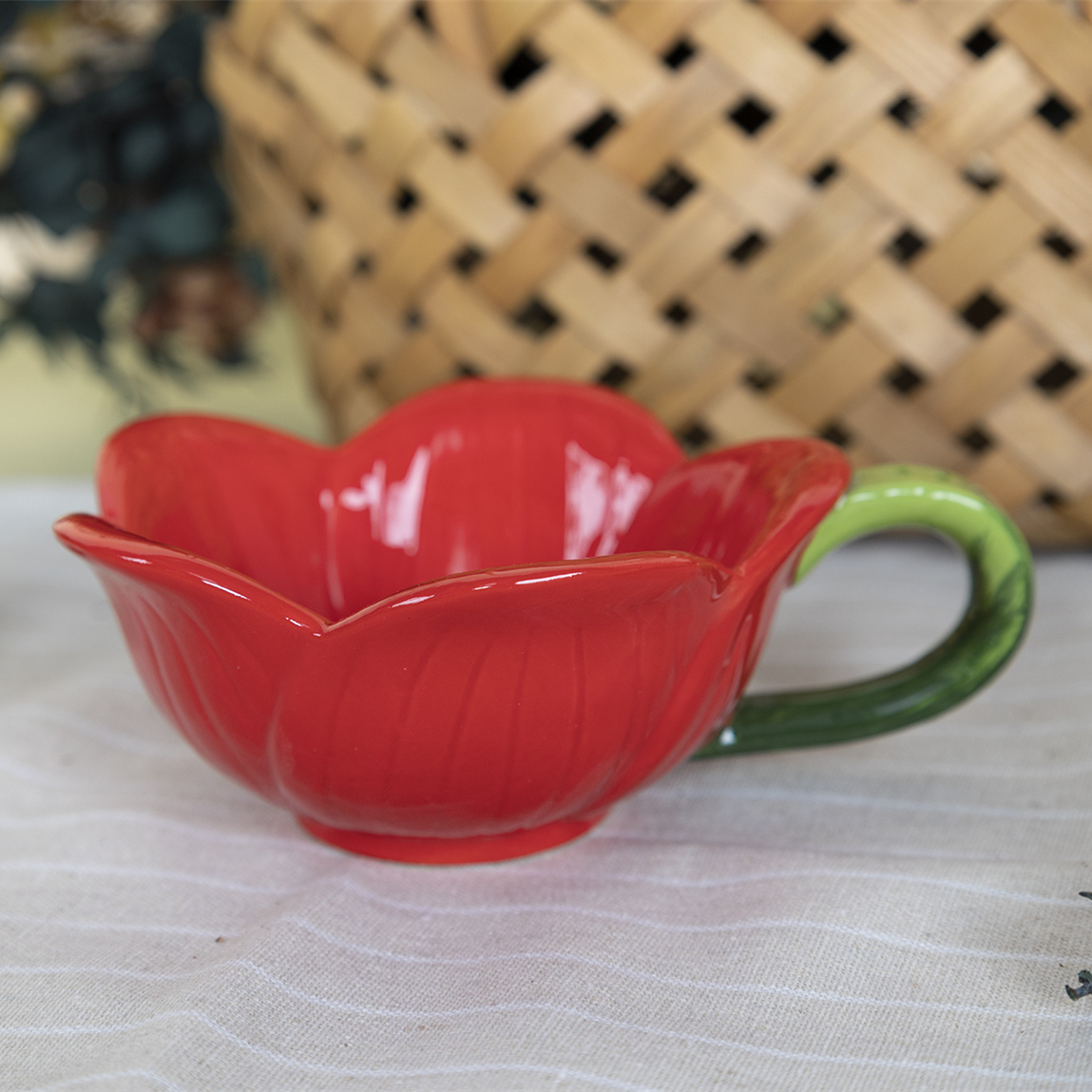 Flower-shaped Ceramic Cup Suitable for Soup Coffee Milk and Desserts Cup Kitchen and Dining Table