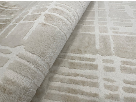 Gridora | Silver Grey Geometric Rug with Raised Grid Pattern
