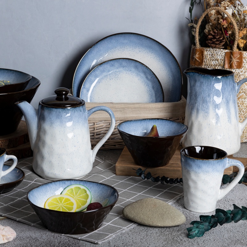 Happy Go 10.5*11cm/700ml Embossed Canister With Inner Black Color Glaze Outside Reactive Glaze