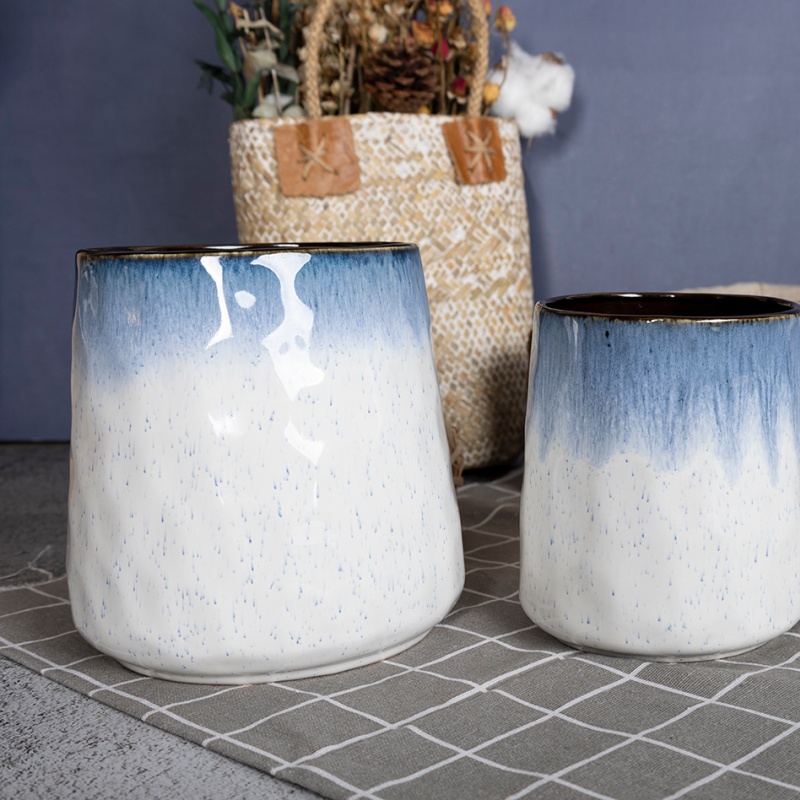 Happy Go 12.8*15.8cm/1900ml Embossed Canister With Inner Black Color Glaze Outside Reactive Glaze