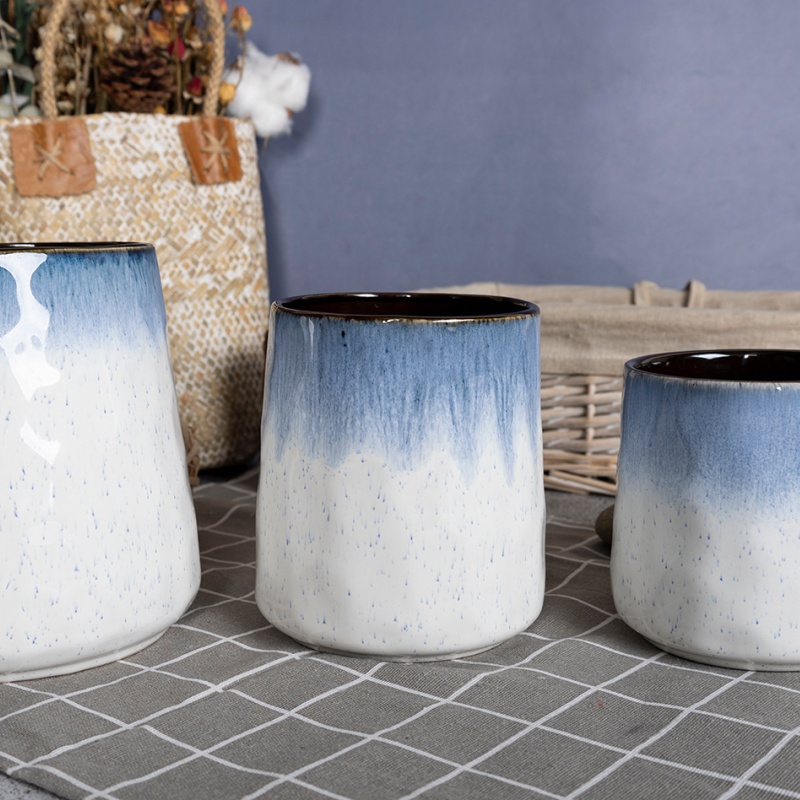 Happy Go 10.7*13.5cm/1000ml Embossed Canister With Inner Black Color Glaze Outside Reactive Glaze