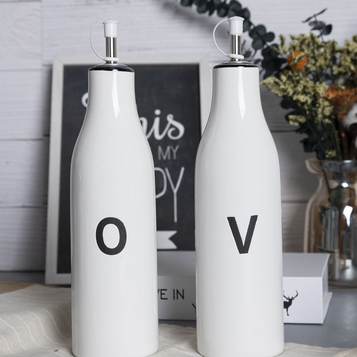 Ceramic olive oil vinegar condiment bottle set, silk screen design, perfect for kitchen condiments