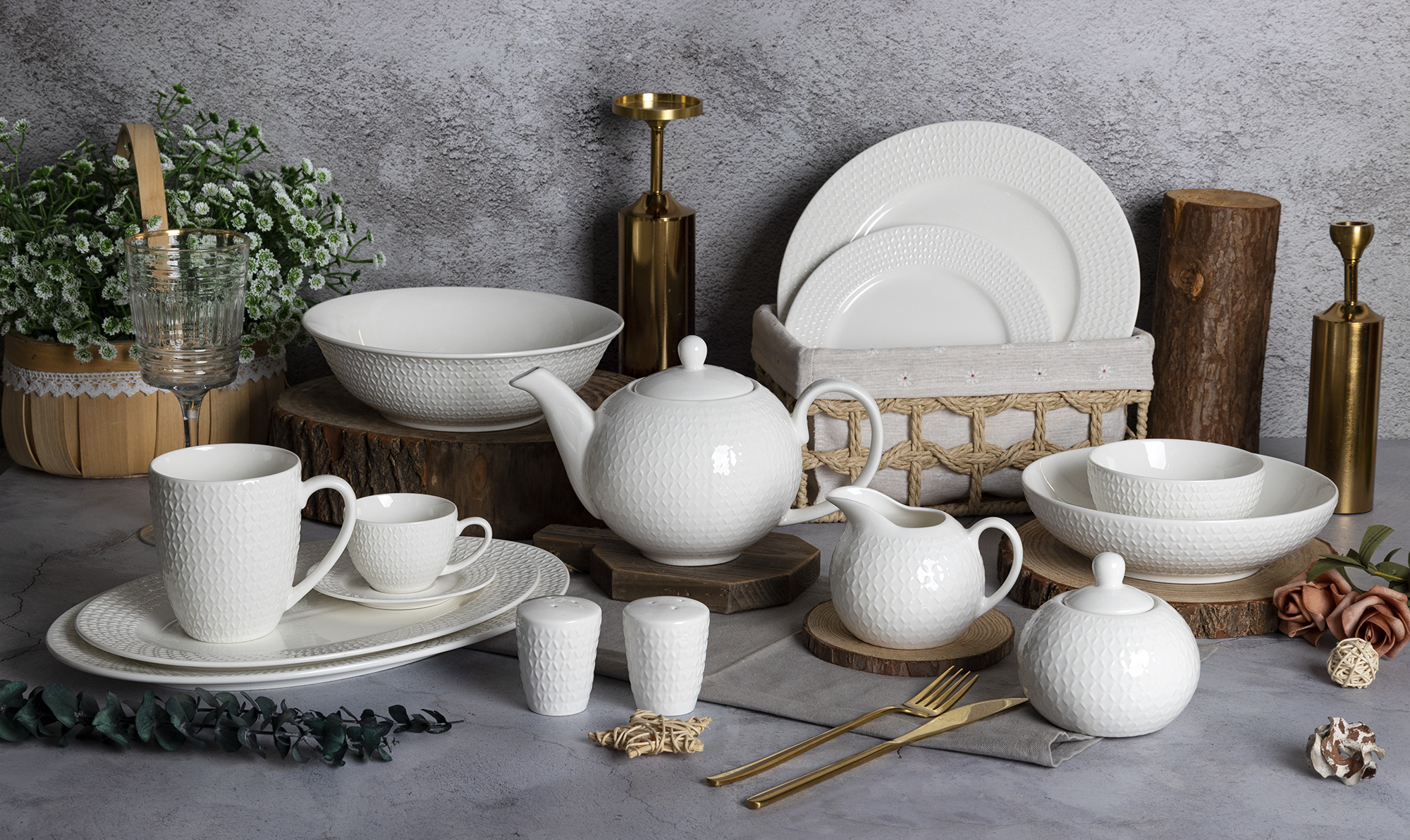 New Bone China Ceramic Tableware Set with Glossy Finish and Gold Accents