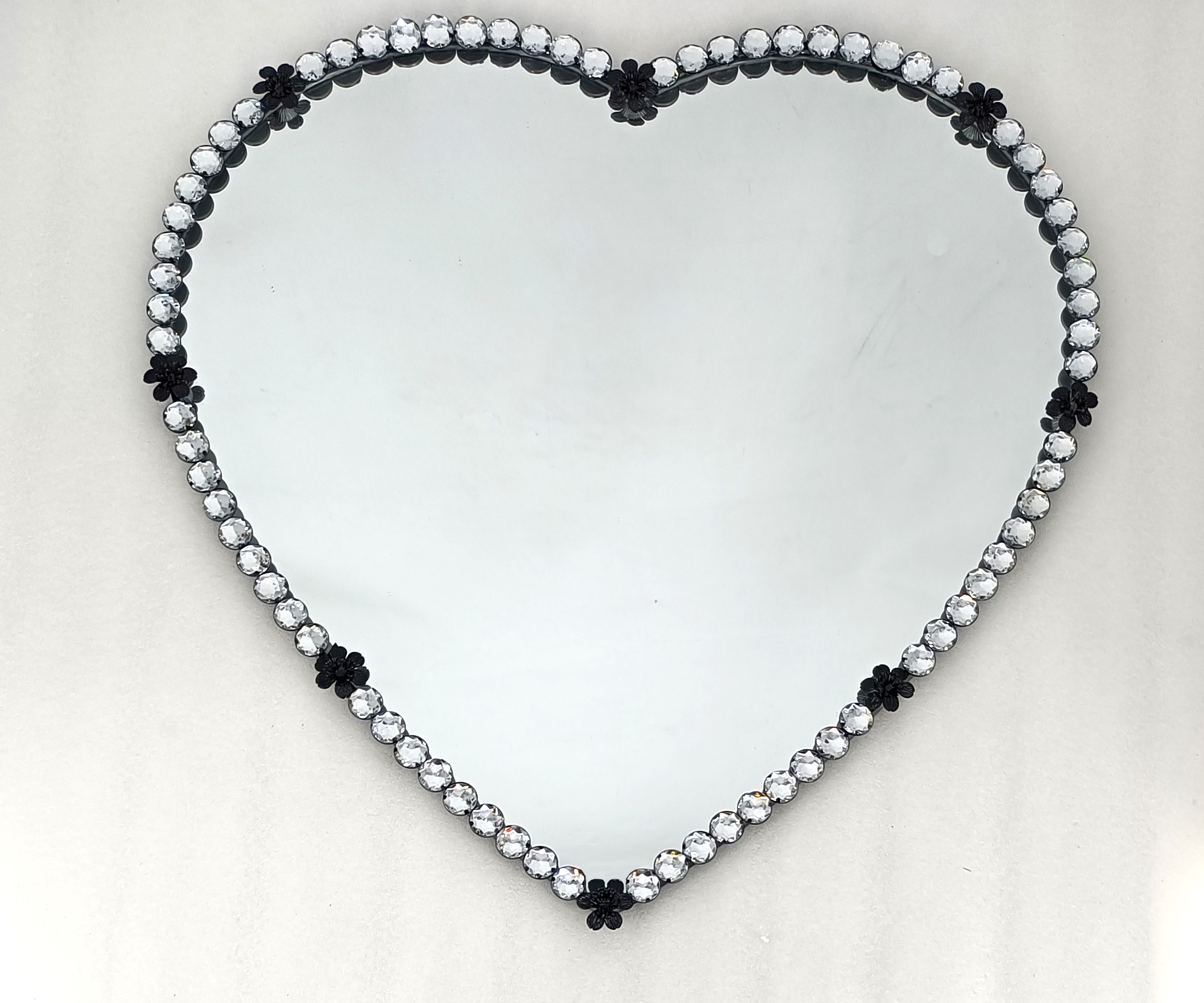 heart shape round stone mirror