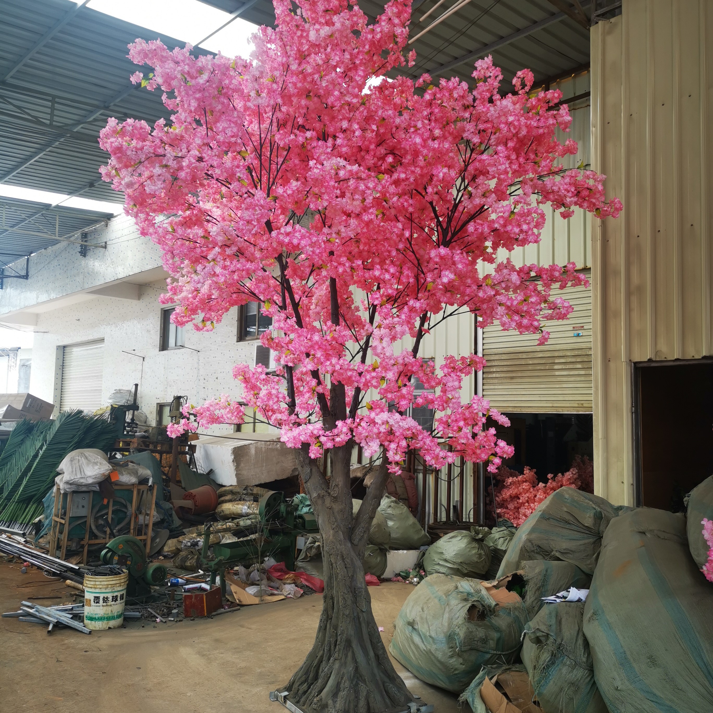 2024 New Design 5ft Artificial Cherry Trees Decoration Red Cherry Blossom Tree Branches Centerpieces