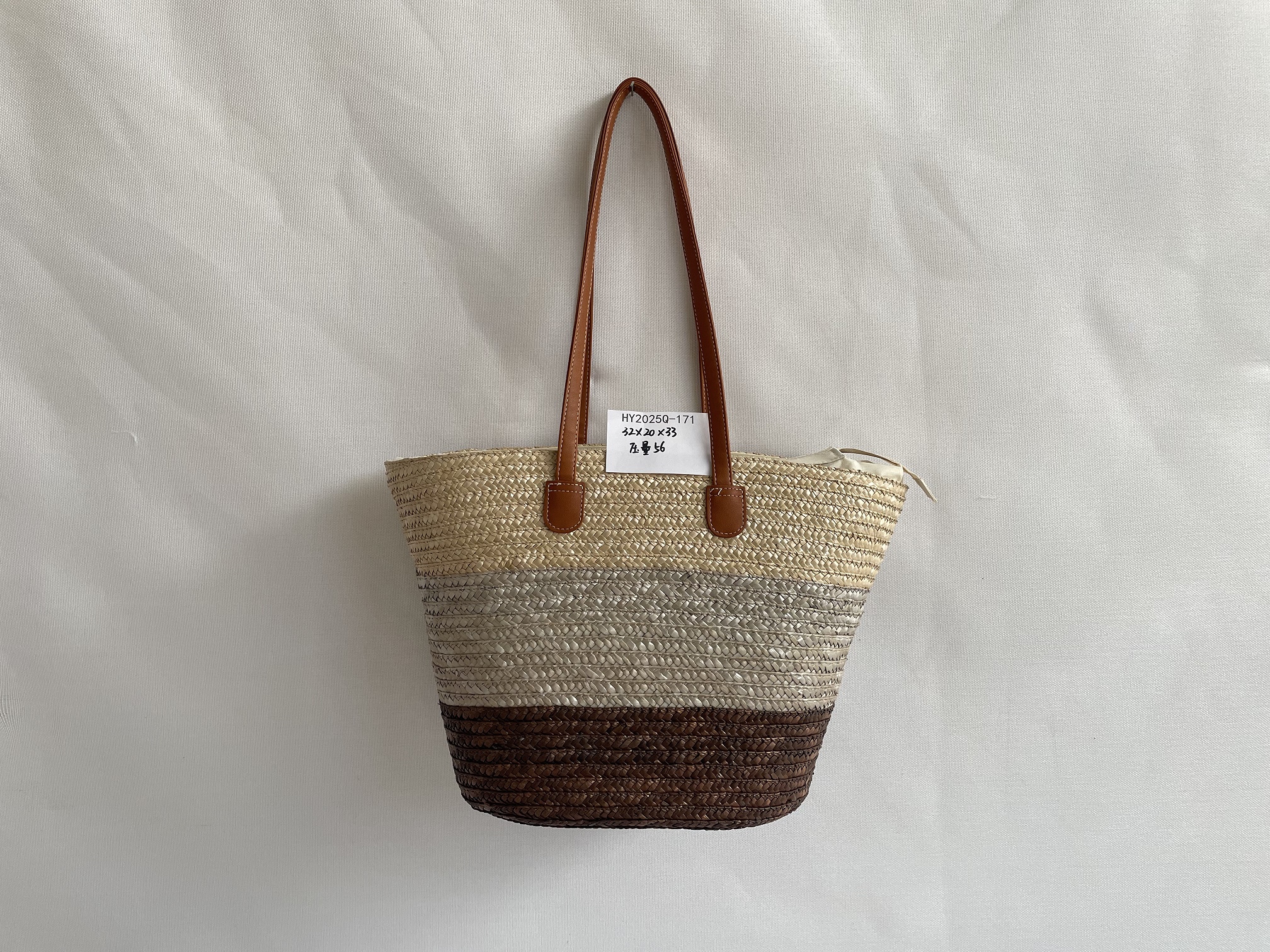 Wheat straw woven handbag