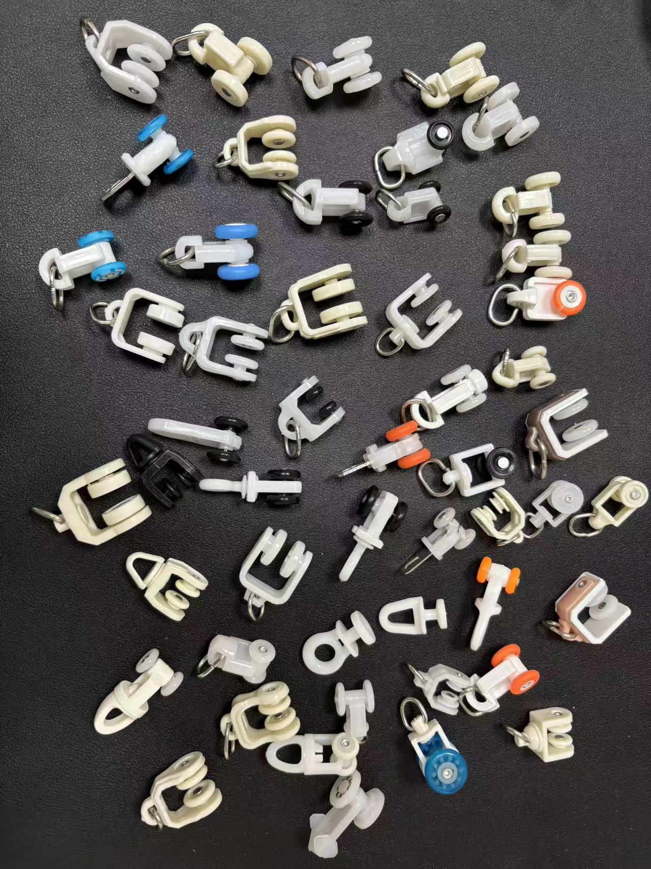 Curtain runner