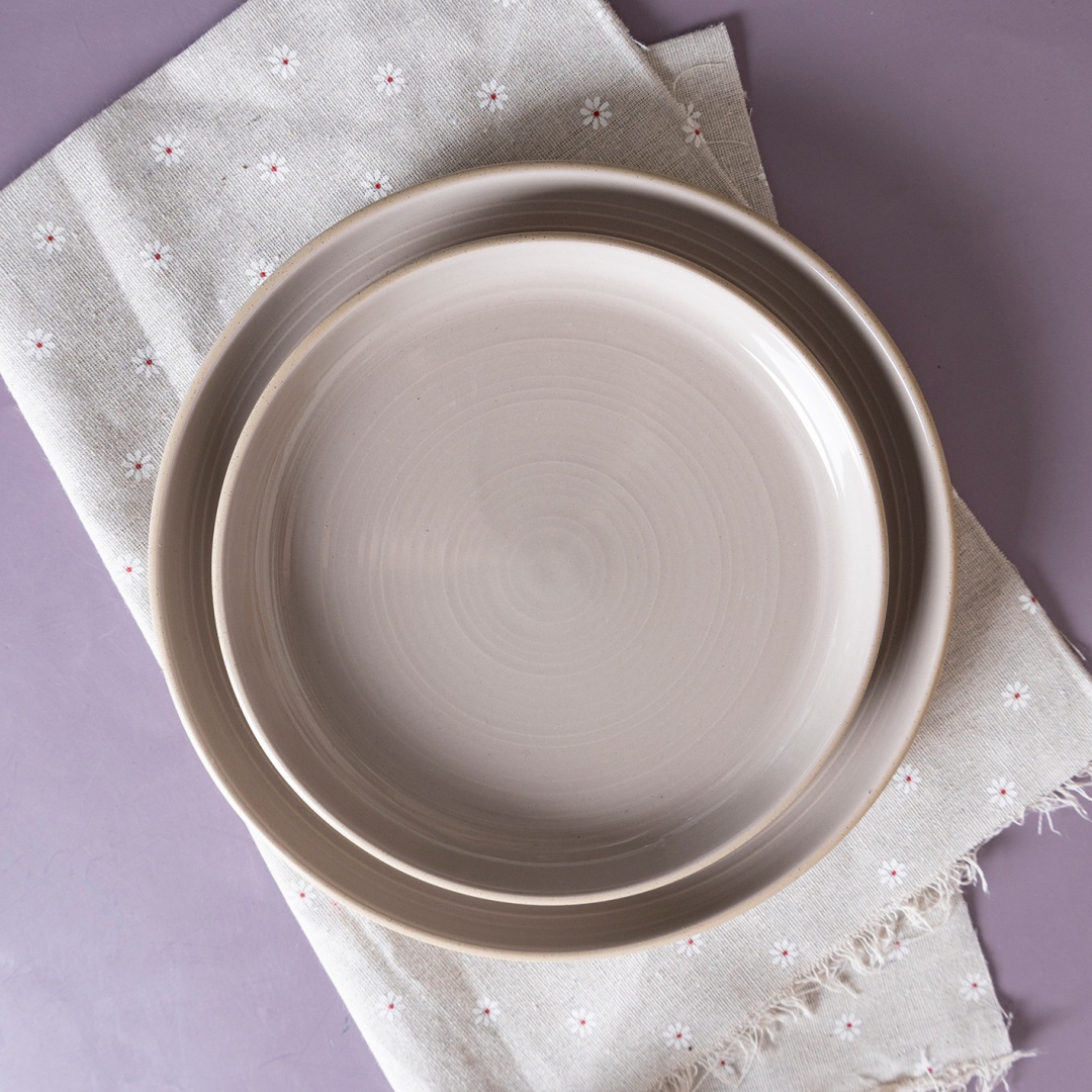DINNER PLATE SHINNY FINISH WITH SPECKLES AND METALLIC RIM stoneware home wholesale supermarket