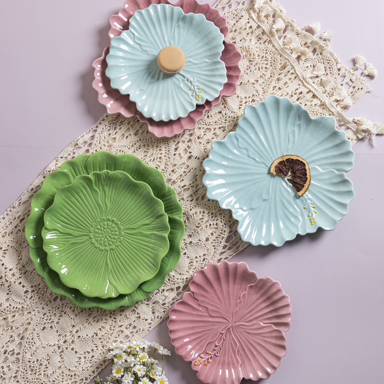 Hand-painted Flower designed Ceramic Plates Exquisite Craftsmanship Tableware Dessert & Salad Plates